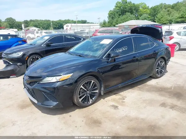 4T1B61HK7JU108611 2018 TOYOTA CAMRY - Image 2