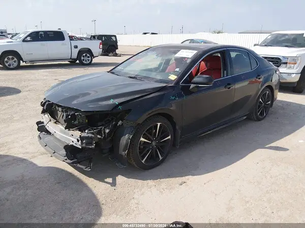 4T1B61HK7JU110214 2018 TOYOTA CAMRY - Image 2