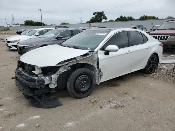 4T1B61HK7JU123044 2018 TOYOTA CAMRY - Image 1