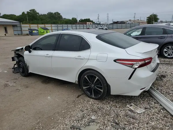 4T1B61HK7JU123044 2018 TOYOTA CAMRY - Image 2