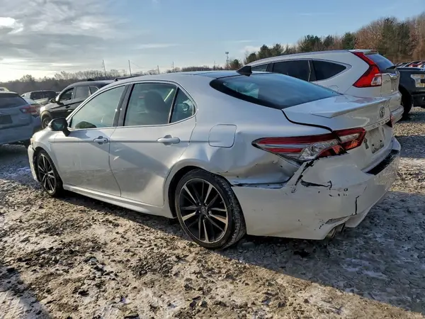 4T1B61HK7JU126218 2018 TOYOTA CAMRY - Image 2