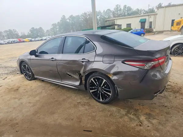 4T1B61HK7JU126736 2018 TOYOTA CAMRY - Image 2
