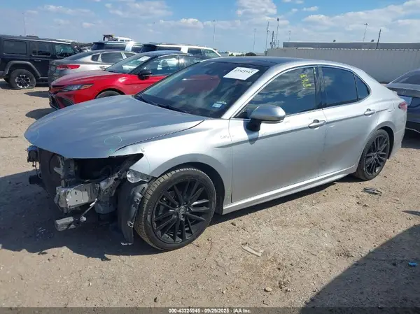 4T1B61HK7JU128762 2018 TOYOTA CAMRY - Image 2