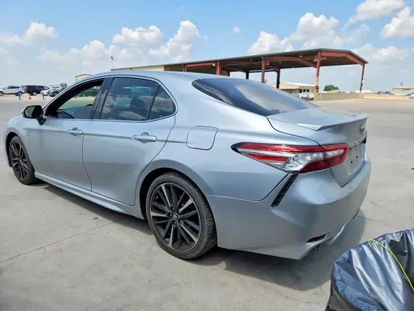 4T1B61HK7JU130107 2018 TOYOTA CAMRY - Image 2
