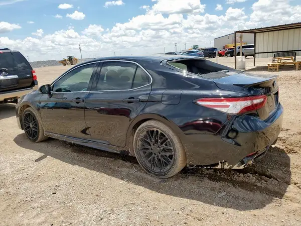 4T1B61HK7JU132990 2018 TOYOTA CAMRY - Image 2