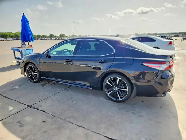 4T1B61HK7JU135016 2018 TOYOTA CAMRY - Image 2