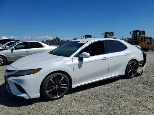 4T1B61HK7JU141429 2018 TOYOTA CAMRY - Image 1