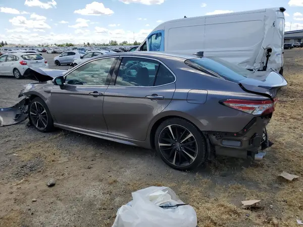 4T1B61HK7JU148445 2018 TOYOTA CAMRY - Image 2