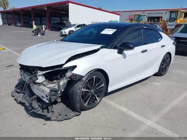 4T1B61HK7JU158330 2018 TOYOTA CAMRY - Image 2