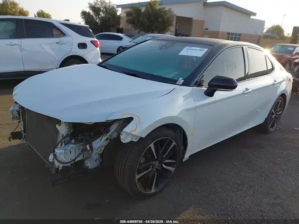 4T1B61HK7JU158599 2018 TOYOTA CAMRY - Image 2