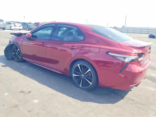 4T1B61HK7JU509625 2018 TOYOTA CAMRY - Image 2