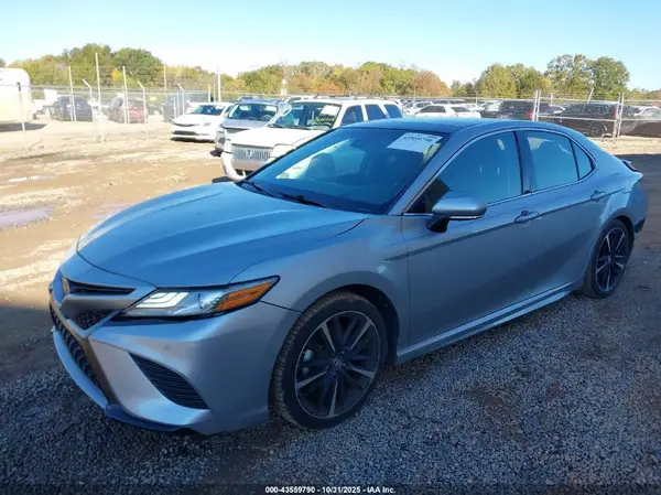 4T1B61HK7JU553432 2018 TOYOTA CAMRY - Image 2