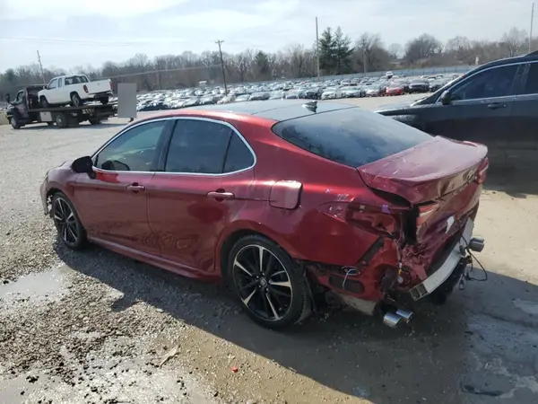 4T1B61HK7JU595082 2018 TOYOTA CAMRY - Image 2