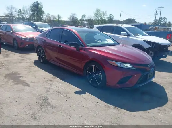 4T1B61HK7JU601561 2018 TOYOTA CAMRY - Image 1