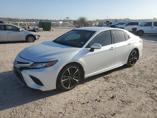 4T1B61HK7JU647522 2018 TOYOTA CAMRY - Image 1