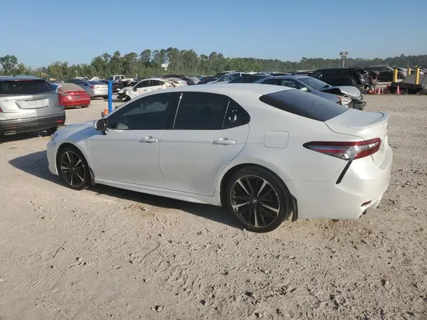 4T1B61HK7JU647522 2018 TOYOTA CAMRY - Image 2