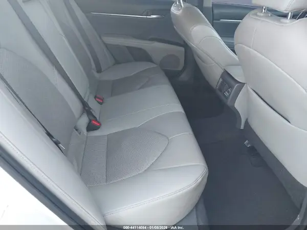 4T1B61HK7JU651957 2018 TOYOTA CAMRY - Image 8