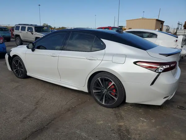 4T1B61HK7KU239233 2019 TOYOTA CAMRY - Image 2