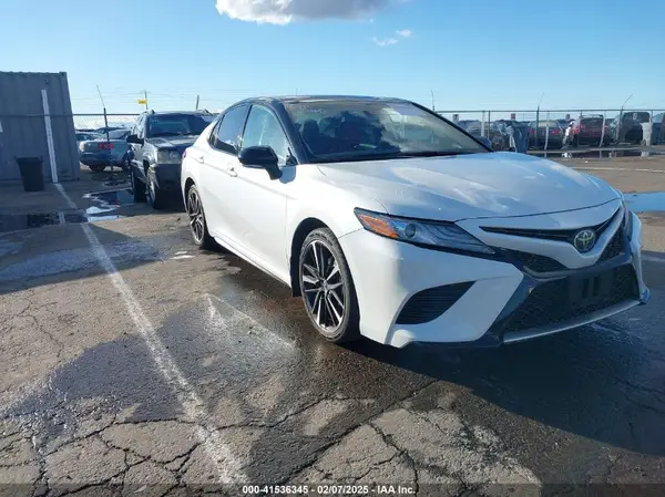4T1B61HK7KU256243 2019 TOYOTA CAMRY - Image 1