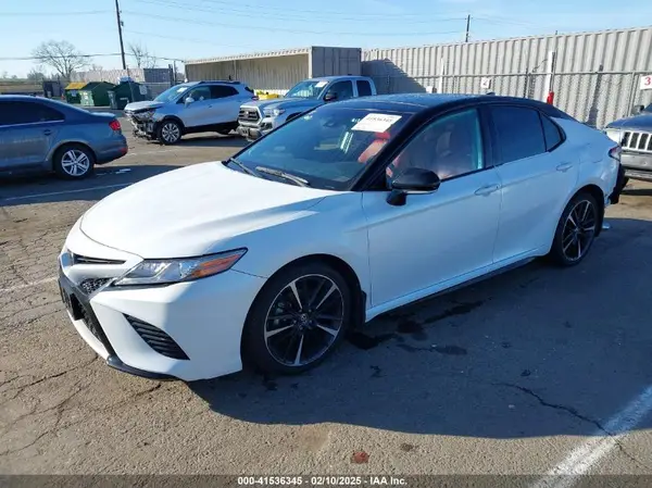 4T1B61HK7KU256243 2019 TOYOTA CAMRY - Image 2
