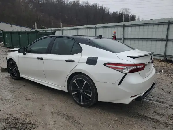 4T1B61HK7KU257988 2019 TOYOTA CAMRY - Image 2