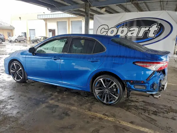 4T1B61HK7KU261927 2019 TOYOTA CAMRY - Image 2