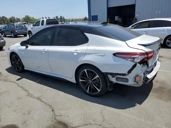 4T1B61HK7KU268036 2019 TOYOTA CAMRY - Image 2