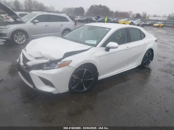 4T1B61HK7KU703797 2019 TOYOTA CAMRY - Image 2
