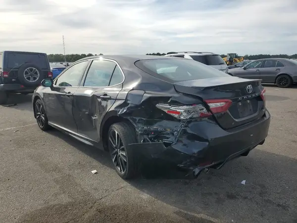 4T1B61HK8JU012020 2018 TOYOTA CAMRY - Image 2