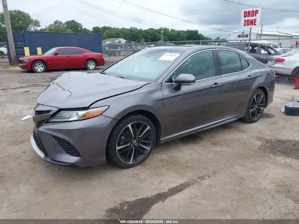 4T1B61HK8JU035040 2018 TOYOTA CAMRY - Image 2