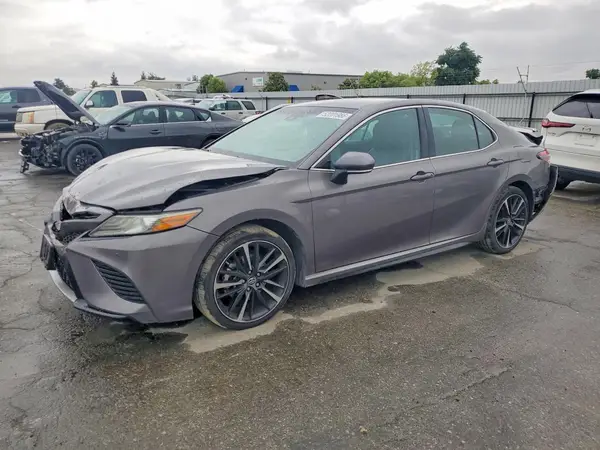 4T1B61HK8JU035569 2018 TOYOTA CAMRY - Image 1