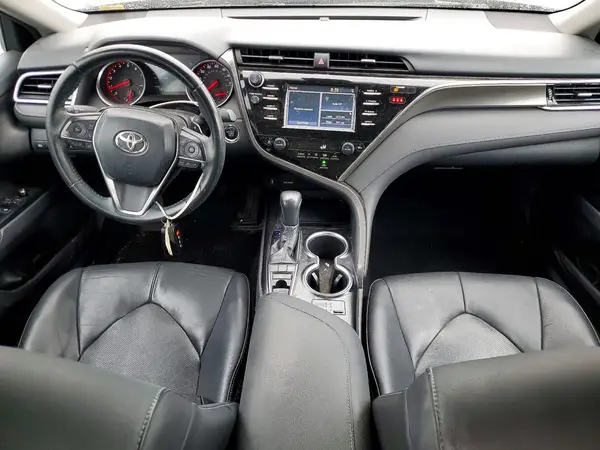 4T1B61HK8JU035569 2018 TOYOTA CAMRY - Image 8