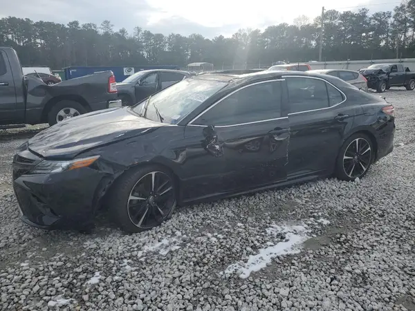4T1B61HK8JU043168 2018 TOYOTA CAMRY - Image 1