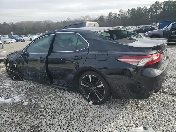 4T1B61HK8JU043168 2018 TOYOTA CAMRY - Image 2