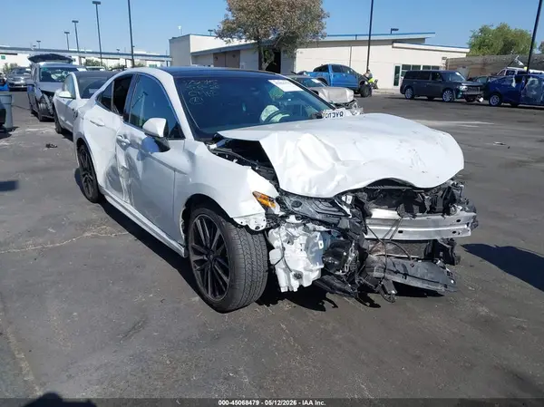 4T1B61HK8JU059502 2018 TOYOTA CAMRY - Image 1