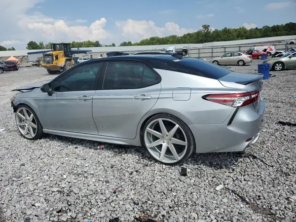 4T1B61HK8JU069849 2018 TOYOTA CAMRY - Image 2