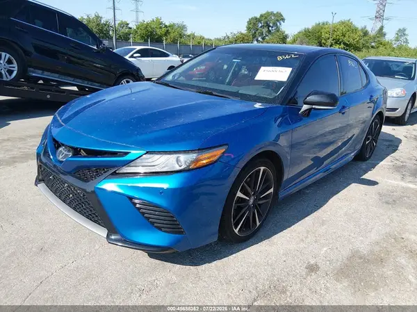 4T1B61HK8JU090152 2018 TOYOTA CAMRY - Image 2