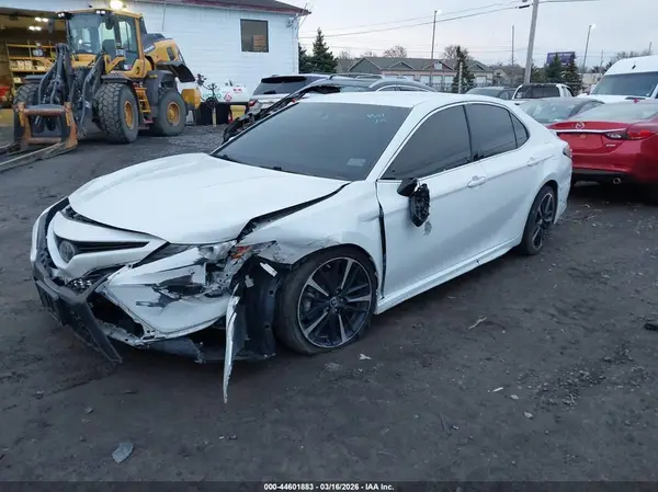 4T1B61HK8JU090541 2018 TOYOTA CAMRY - Image 2