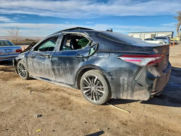 4T1B61HK8JU103191 2018 TOYOTA CAMRY - Image 2