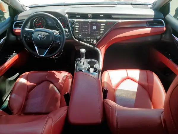 4T1B61HK8JU105068 2018 TOYOTA CAMRY - Image 8