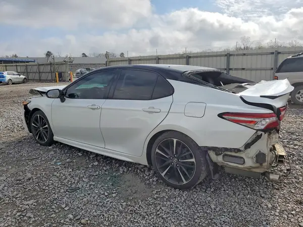 4T1B61HK8JU106107 2018 TOYOTA CAMRY - Image 2