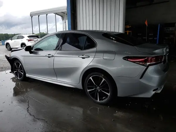 4T1B61HK8JU108276 2018 TOYOTA CAMRY - Image 2