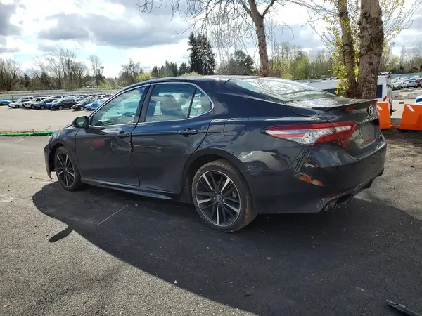 4T1B61HK8JU118967 2018 TOYOTA CAMRY - Image 2