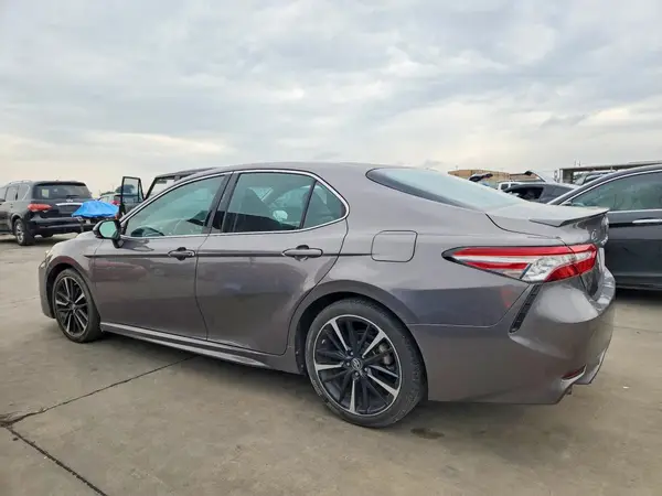 4T1B61HK8JU119715 2018 TOYOTA CAMRY - Image 2