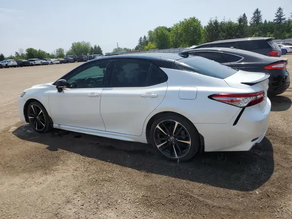 4T1B61HK8JU121187 2018 TOYOTA CAMRY - Image 2