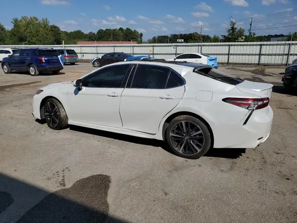4T1B61HK8JU134778 2018 TOYOTA CAMRY - Image 2
