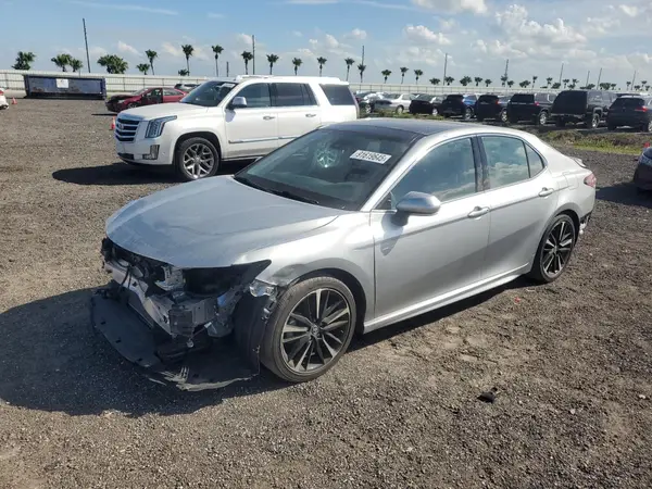4T1B61HK8JU135008 2018 TOYOTA CAMRY - Image 1
