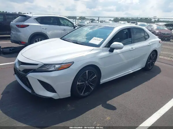 4T1B61HK8JU141584 2018 TOYOTA CAMRY - Image 2