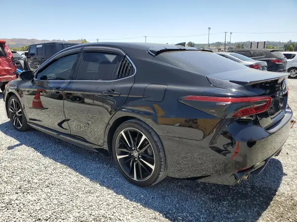 4T1B61HK8JU144422 2018 TOYOTA CAMRY - Image 2