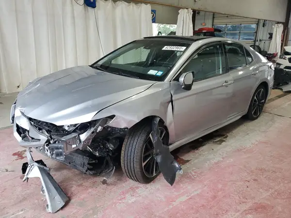 4T1B61HK8JU148471 2018 TOYOTA CAMRY - Image 1